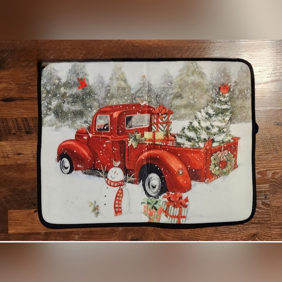 Christmas Plates and Table Placemat - Picture 2 of 3